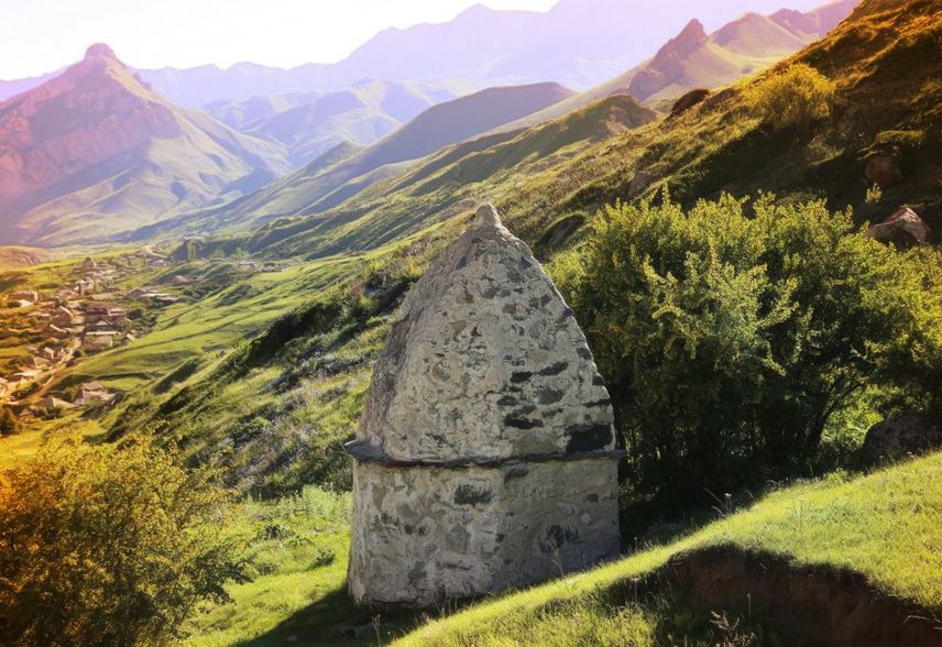 02.03.2016 г. Добавлены фотографии склепов